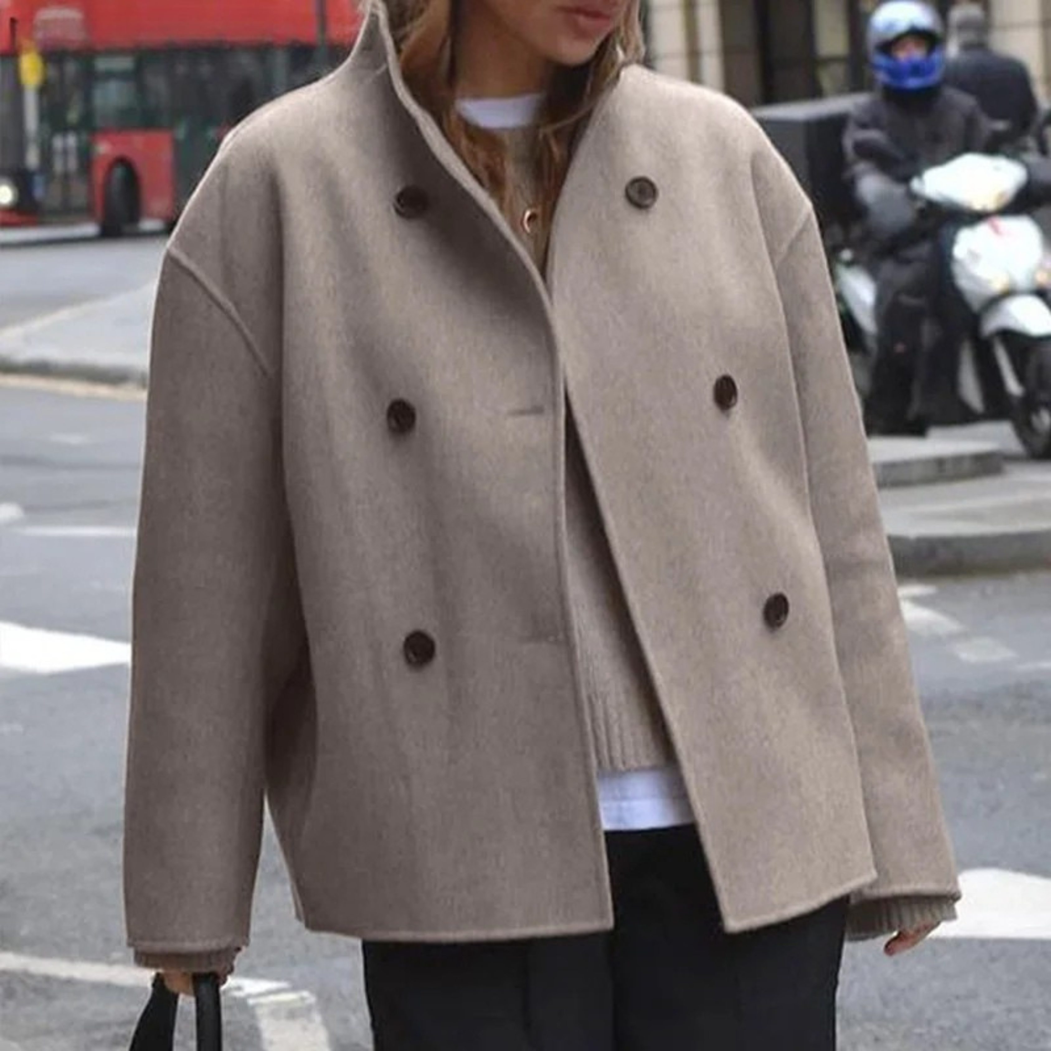 Elvy Paris | Manteau Court en Laine Élégant