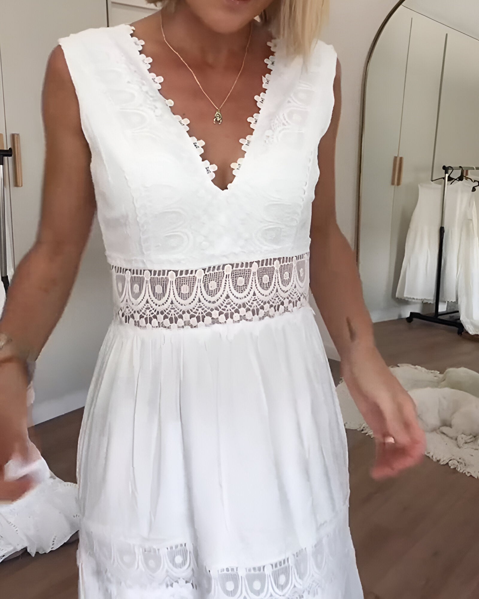 Elena - Robe en dentelle sans manches