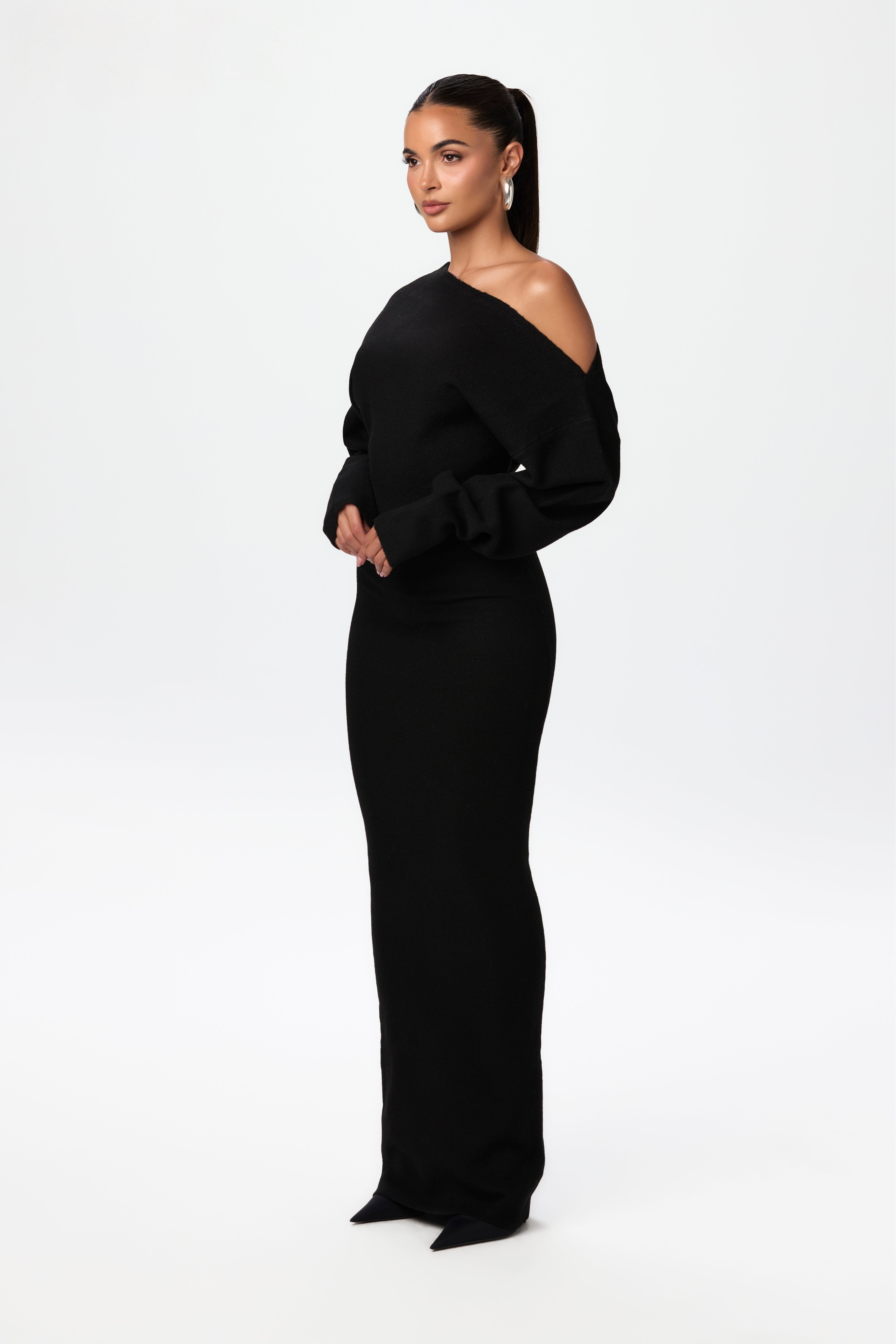 Robe Pull Off-Shoulder