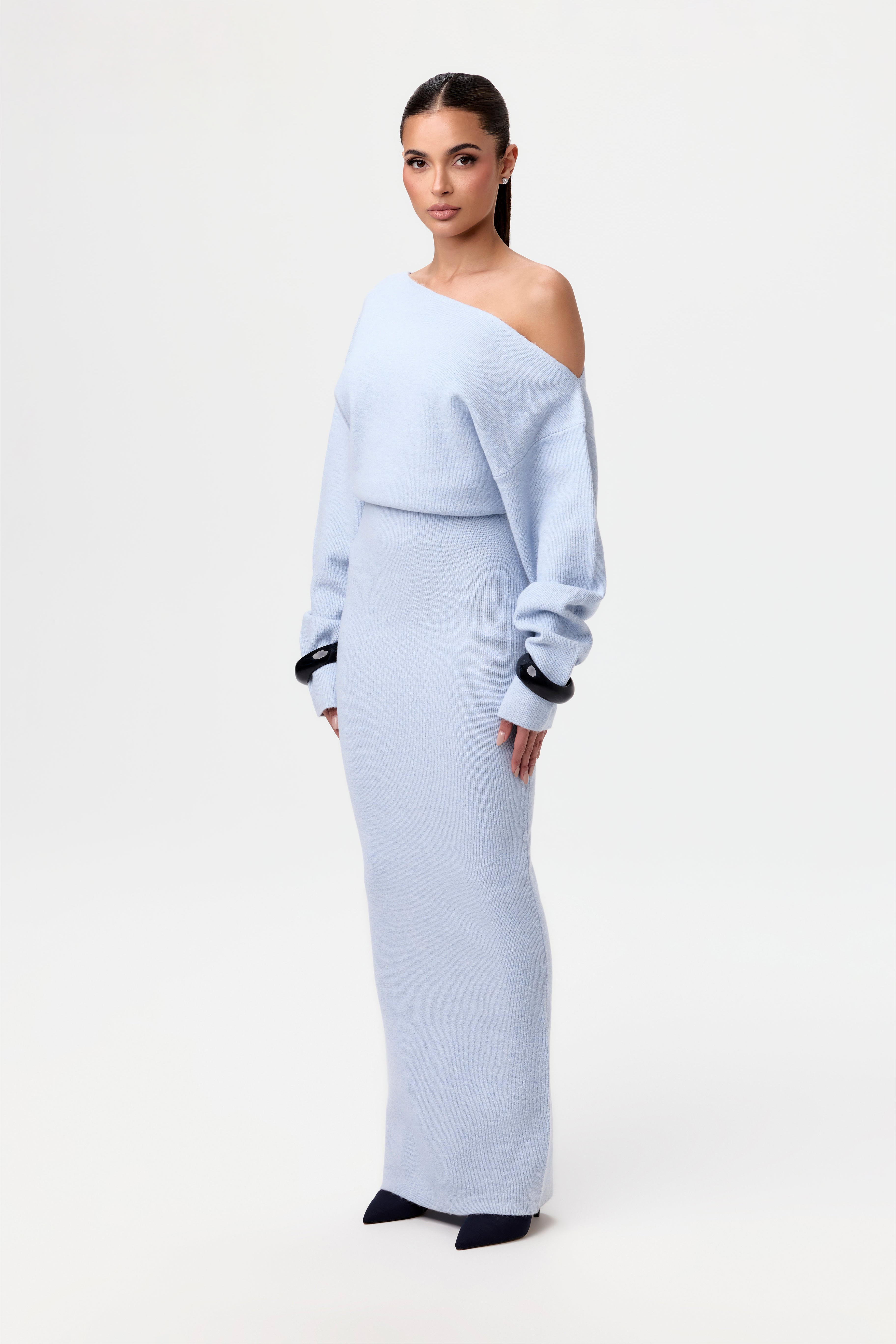 Robe Pull Off-Shoulder