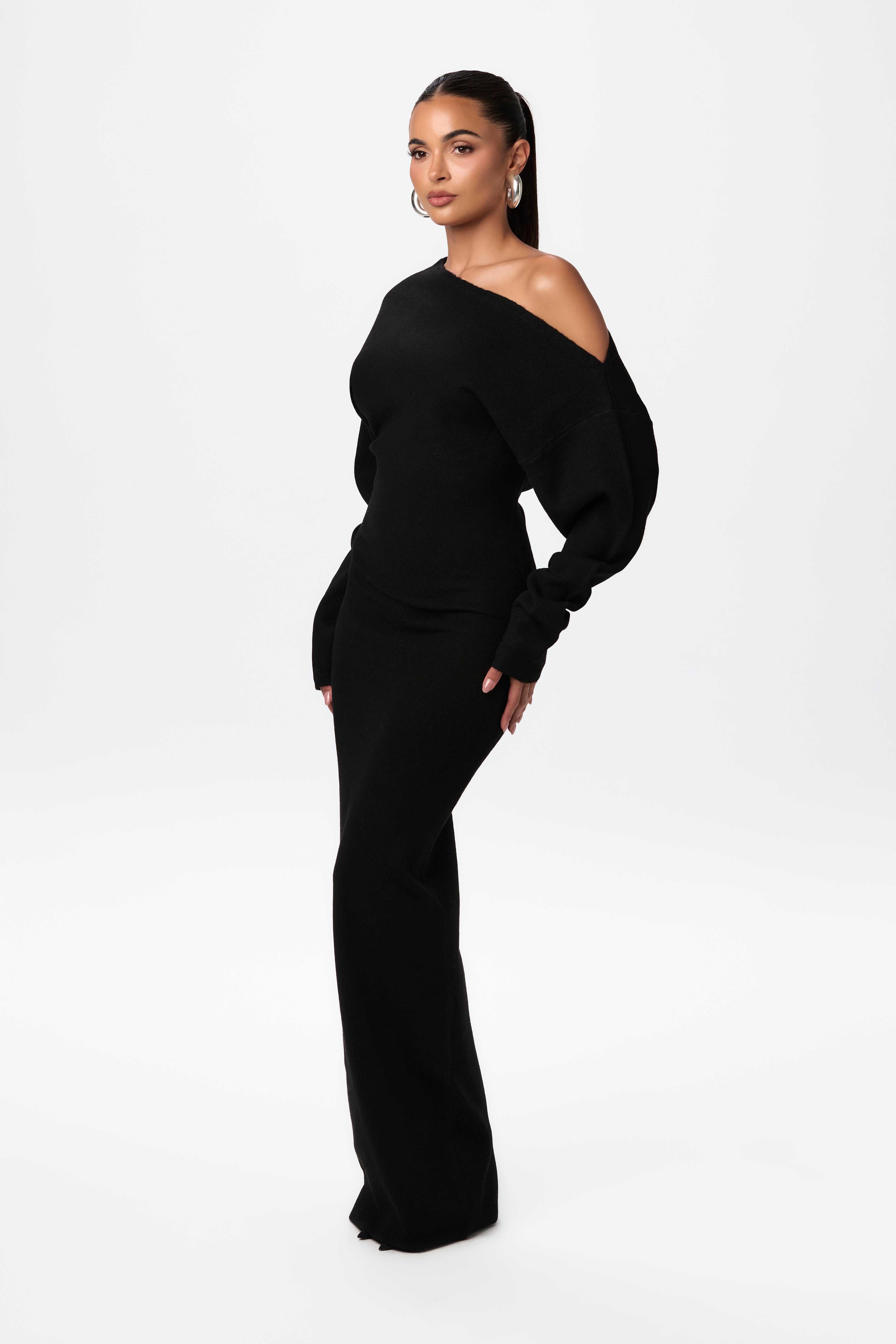 Robe Pull Off-Shoulder