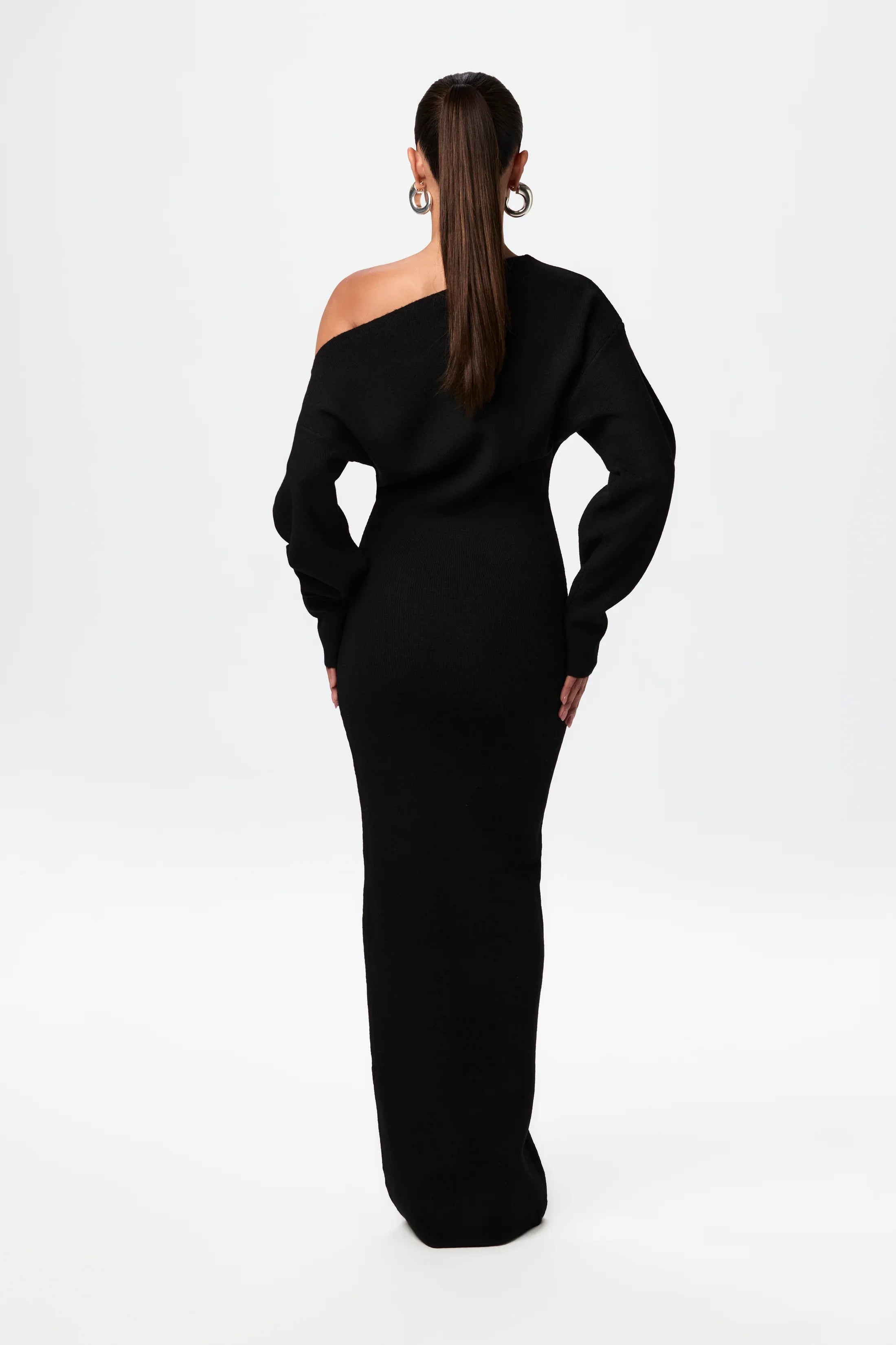 Robe Pull Off-Shoulder