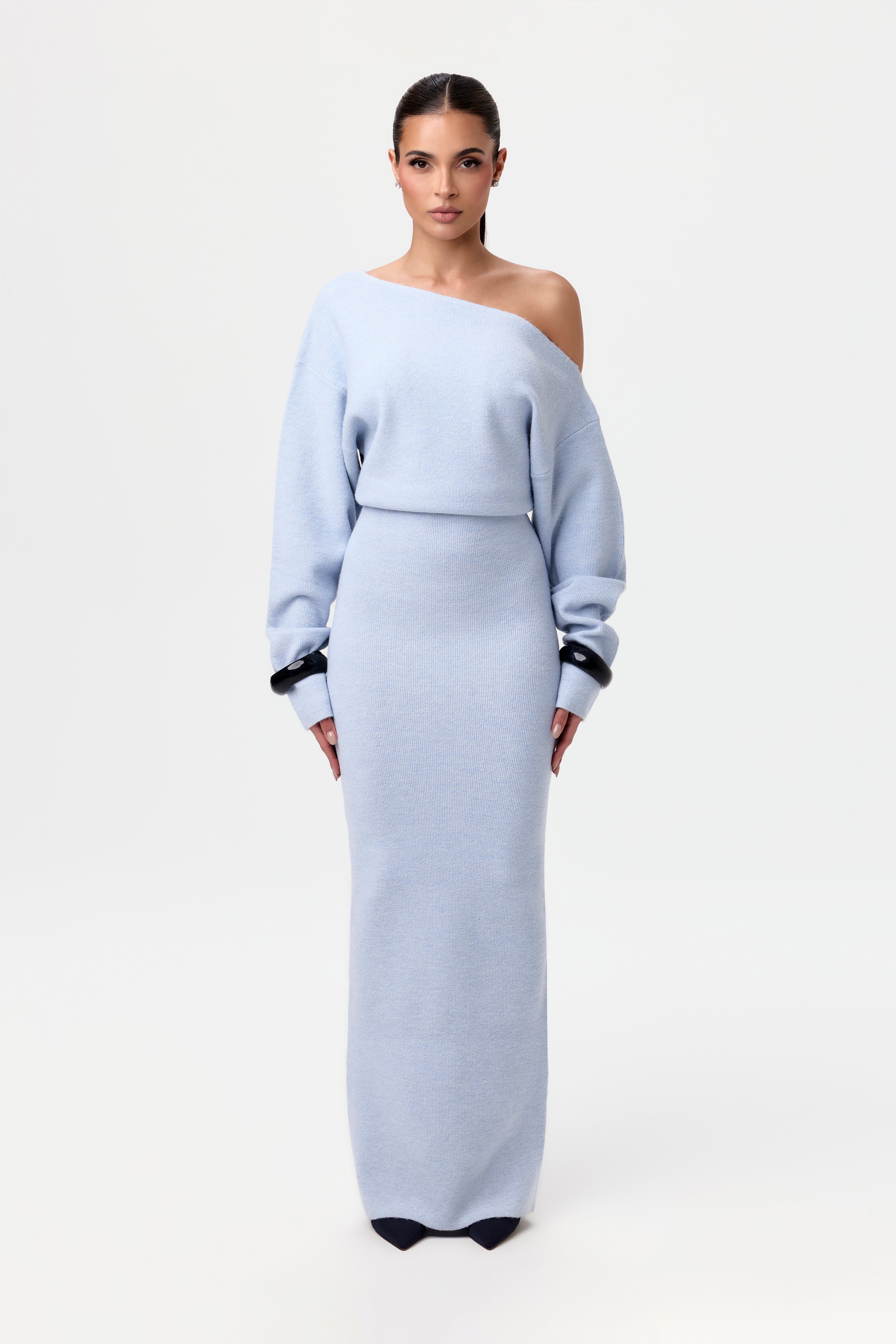 Robe Pull Off-Shoulder