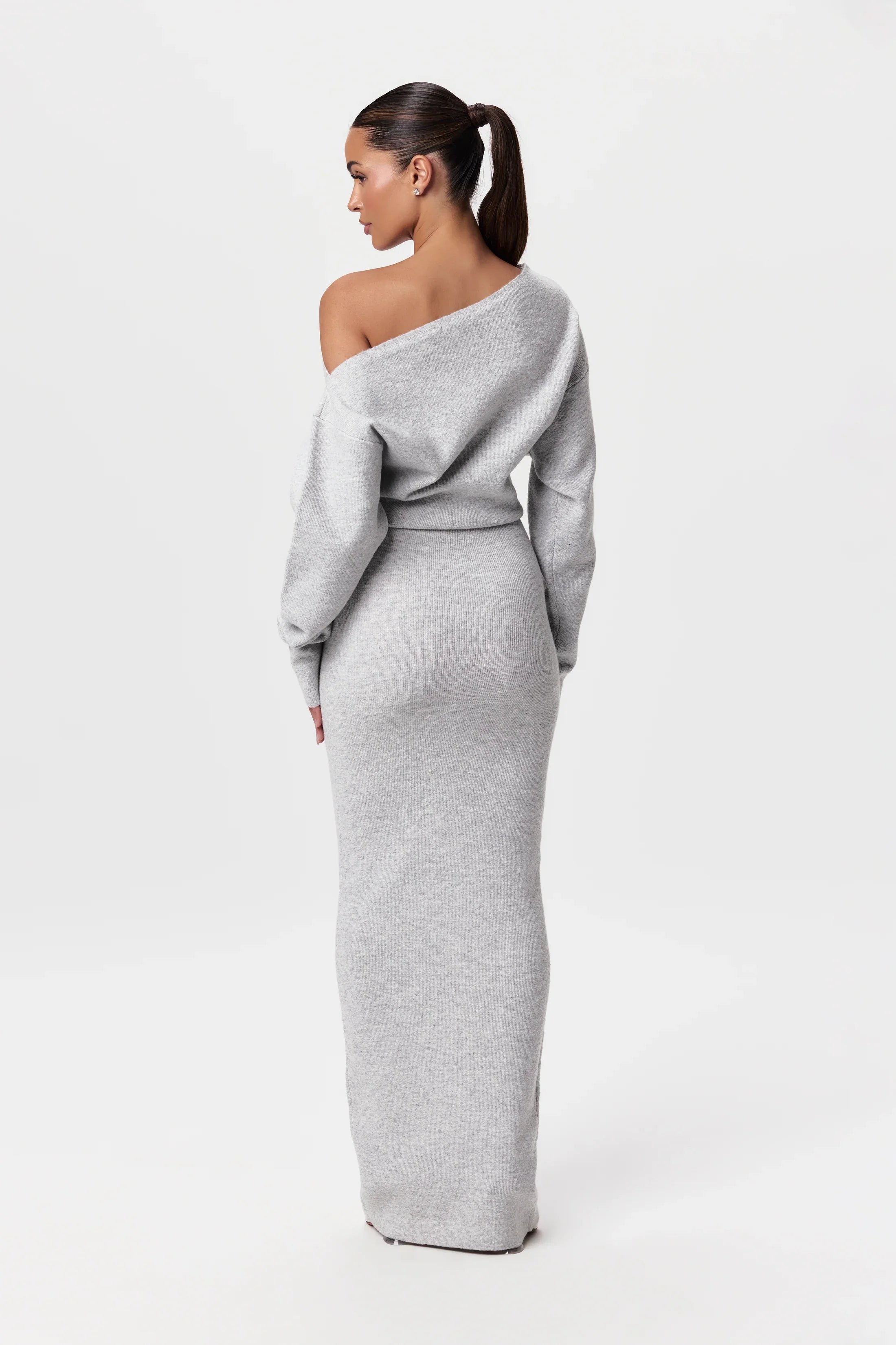 Robe Pull Off-Shoulder